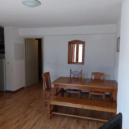 Spacieux A 300m Des Pistes Et Commerces Avec Balcon, Parking - Fr-1-618-21 Apartment *